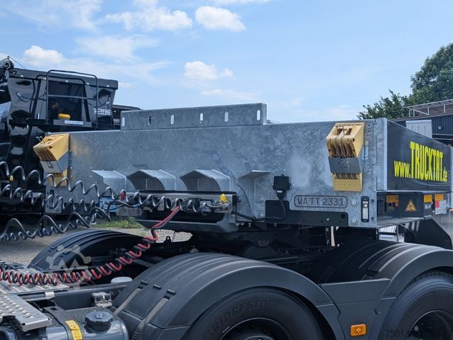 Low loader semitrailer DOLL 2- Achs Tiefbett Tera mit überfahrbarem Heck