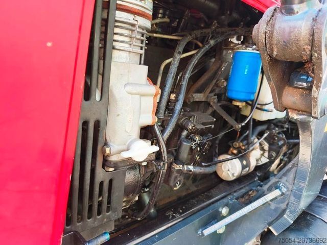 Traktor BELARUS MTS 572