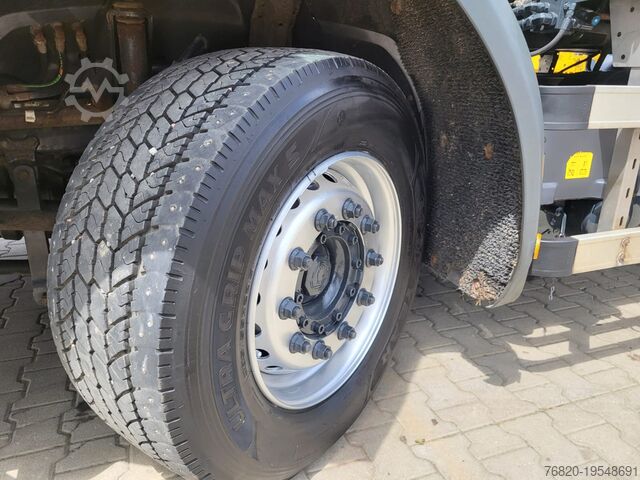 Garbage truck SCANIA P360