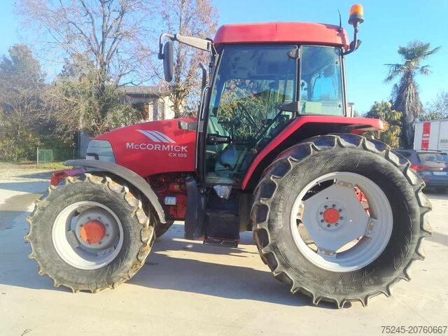 Traktor MC CORMICK CX105