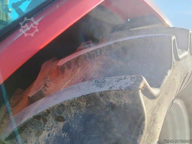 Traktor MC CORMICK CX105