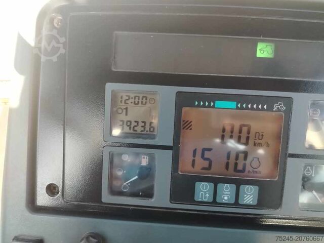 Traktor MC CORMICK CX105