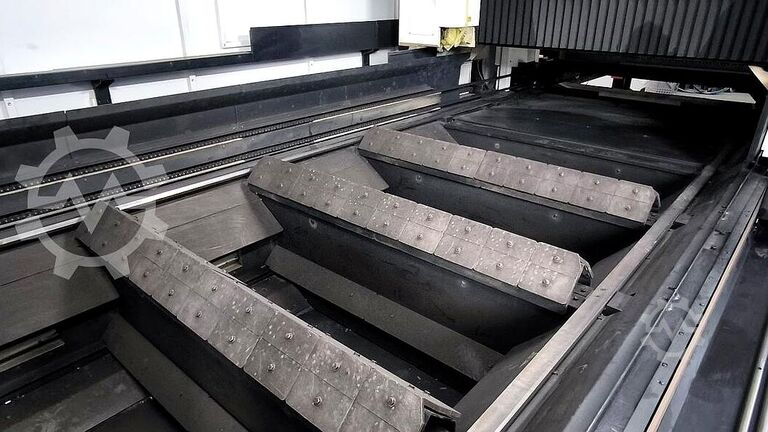 Large-format laser cutting machine Mazak Optiplex Nexus 3015 Fiber 2,0 KW