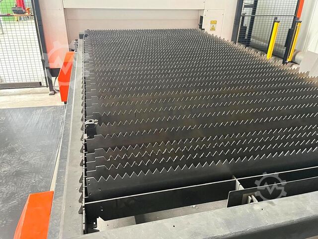 Large-format laser cutting machine Mazak Optiplex Nexus 3015 Fiber 2,0 KW