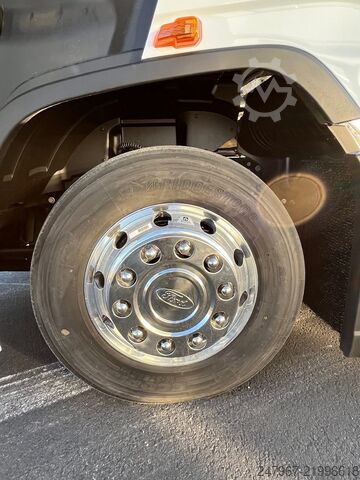 Mega / Ultra / LowLiner tractor unit Ford F-MAX LL