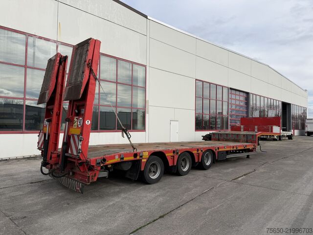 Low loader semitrailer Kässbohrer LB3E  3 Achs Satteltieflader, komplett überfahrbar
