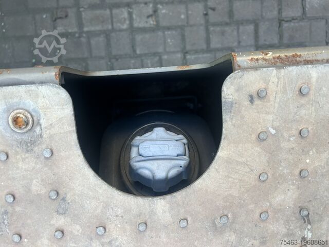 Standard road tractor TERBERG YT182