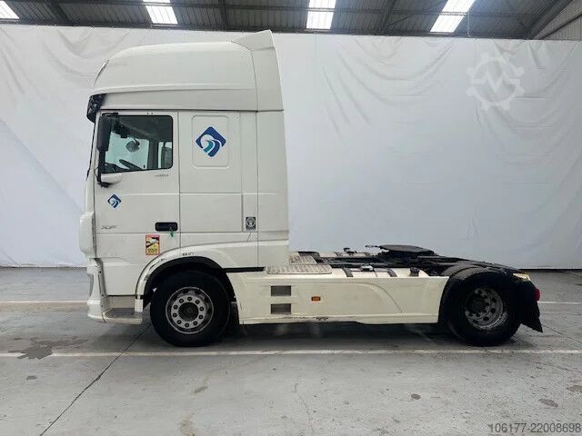 Standard-SZM DAF XF 106.480 SUPERSPACECAB