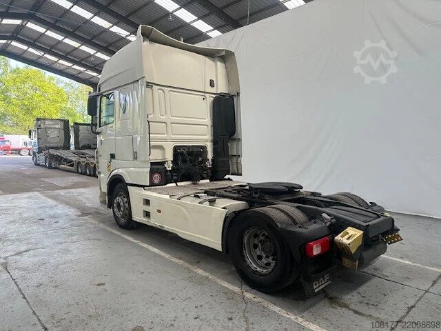 Standard-SZM DAF XF 106.480 SUPERSPACECAB