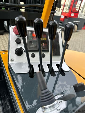 Vierwegestapler Combilift CB3000// LPG // 2017 year /Toyota engine