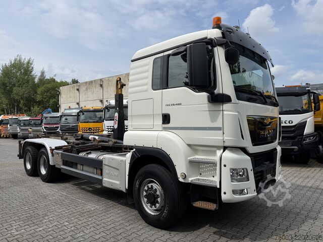 Tipper truck MAN TGS 26.480 6X6H Haken