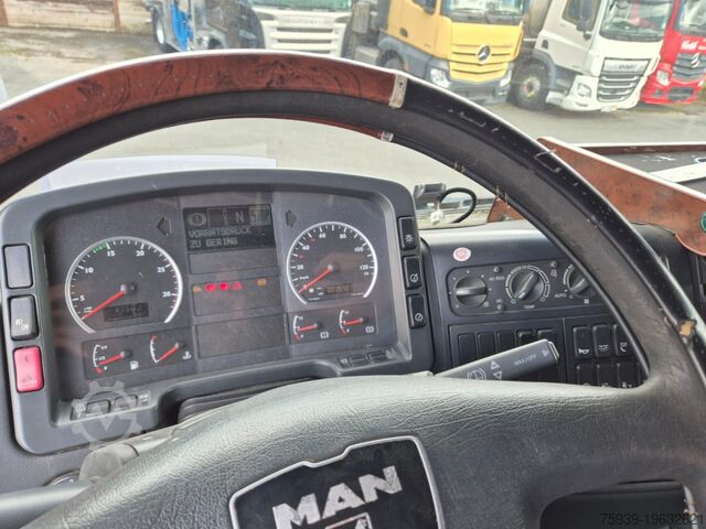 Tanker truck MAN TGA 26.390 6x2