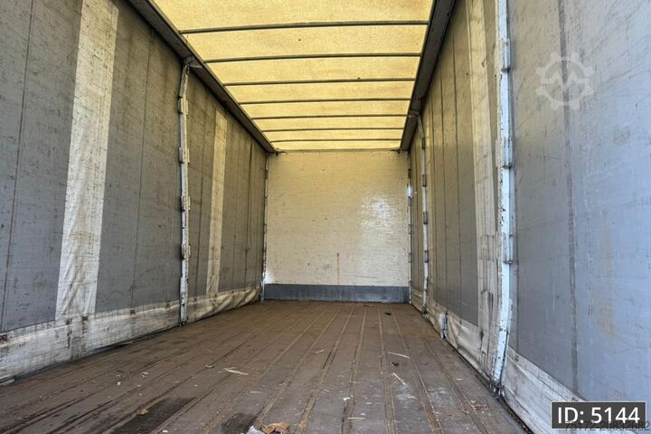 Schiebeplane Scania P230 Day Cab, Euro 5, / Manual / 750x248x260 / ...