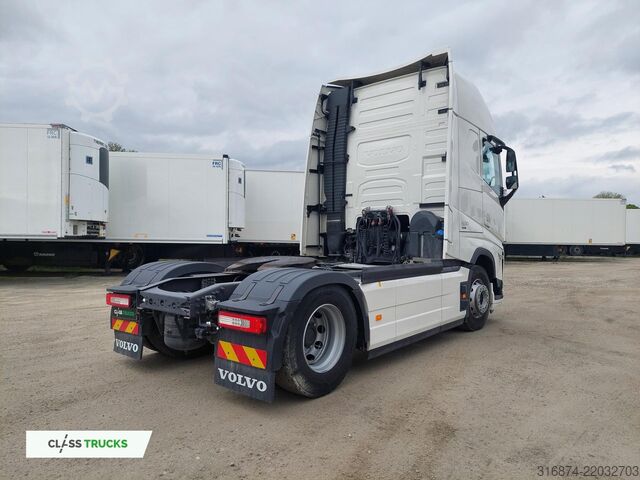 Standard tractor unit VOLVO FH 500 XL i-ParkCool ACC Side Skirts
