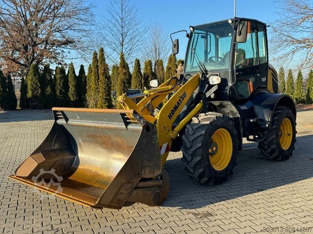 Radlader KOMATSU WA 100M-8E0 Radlader 8 Ton - 3931 H - 0,75m³