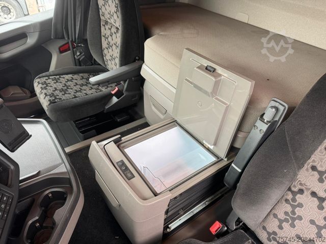 Standard SZM SCANIA R 450 * RETARDER * STANDKLIMA * EURO6D * 1.HAND