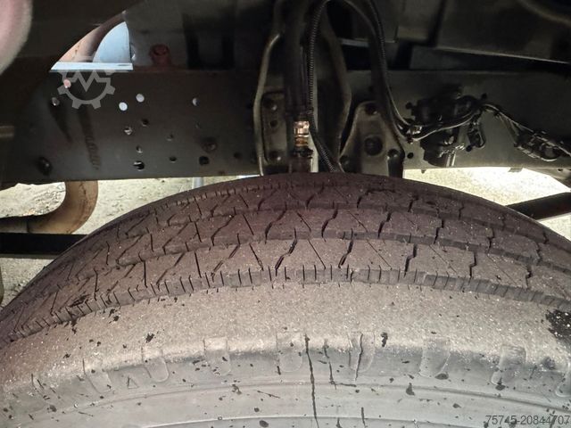 Transporter mit Koffer MERCEDES-BENZ ATEGO 815 * KOFFER *LBW 1 TON*KLIMA*LUFTFEDERUNG