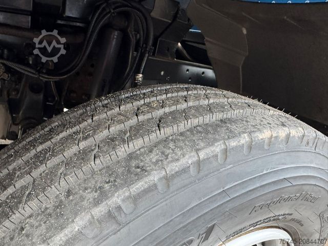 Transporter mit Koffer MERCEDES-BENZ ATEGO 815 * KOFFER *LBW 1 TON*KLIMA*LUFTFEDERUNG