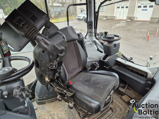Traktor Valtra T235