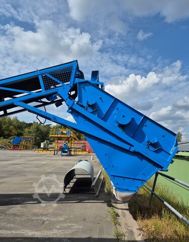 Fine dust screen Terex Finlay Hydrascreen 310B