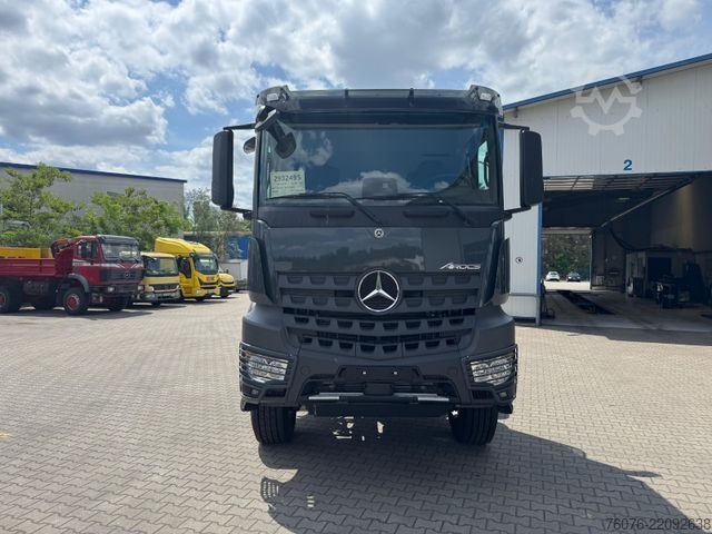 LKW-Fahrgestell MERCEDES-BENZ Arocs 4551 AK 8x8 Allrad 4850 mm Radstand NMV