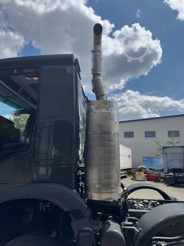 LKW-Fahrgestell MERCEDES-BENZ Arocs 4551 AK 8x8 Allrad 4850 mm Radstand NMV