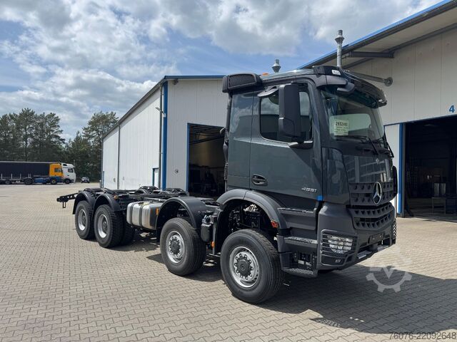Tipper truck MERCEDES-BENZ Arocs 5 neu 4551 AK 8x8 Allrad NMV Nebenantrieb