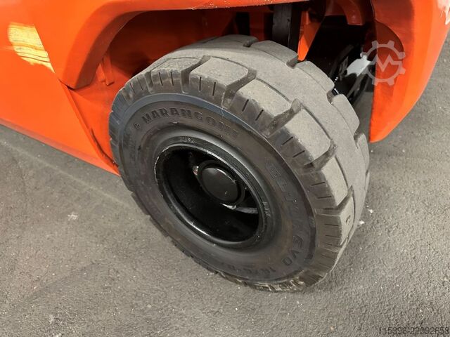 Electric 4-wheel forklift Toyota 8FBMK16T - nur 131 Stunden !!!!
