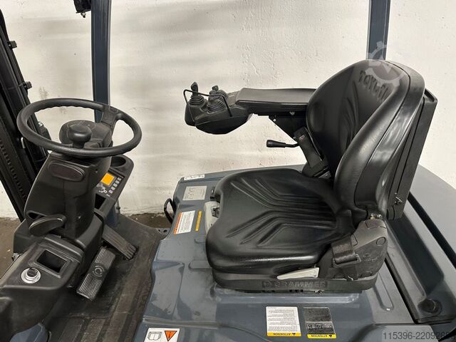 Electric 4-wheel forklift Toyota 8FBMK16T - nur 131 Stunden !!!!