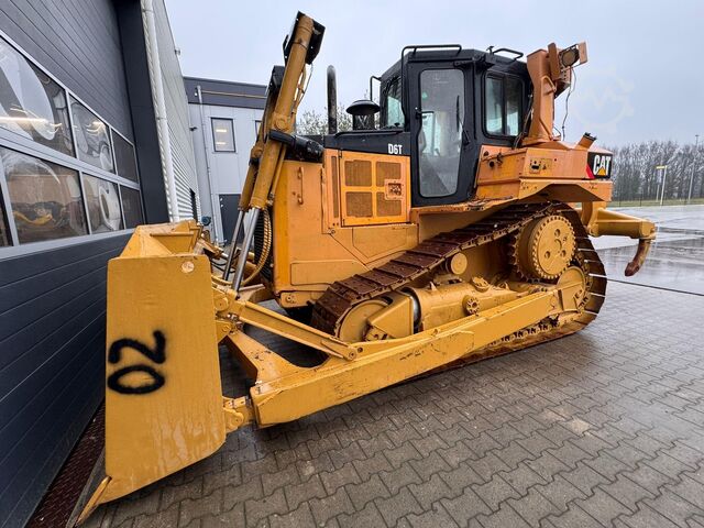Wheel dozer Caterpillar D6T