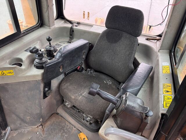 Wheel dozer Caterpillar D6T