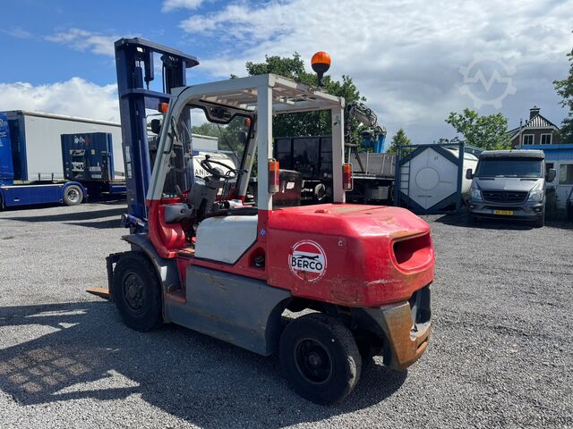 Off-road forklift Komatsu FD35T - 7