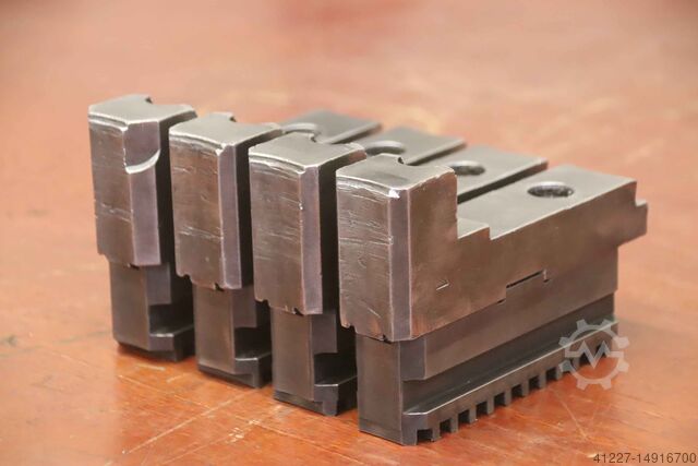 Interchangeable jaw four-jaw chuck unbekannt Breite 32 mm