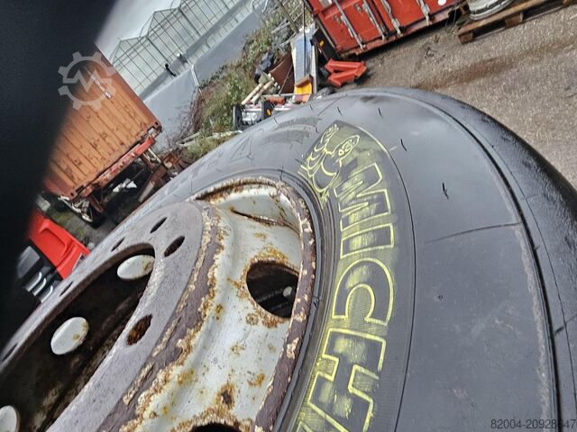 2015 MICHELIN 280/75 R 22.5 TERMNAL TRACTOR TIRE EXTRA HEAVY DUTY. MICHELIN 280/75 R 22.5 TERMNAL TRACTOR TIRE EXTRA HEAVY ...