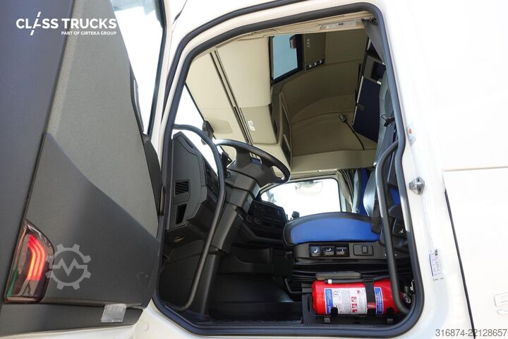 Standard tractor unit VOLVO FH 500 Globetrotter XL Varios