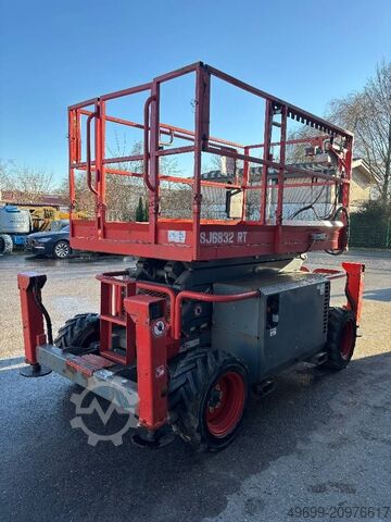 Scissor lift SkyJack SJ6832RT - 11,70m Diesel Scherenarbeitsbühne