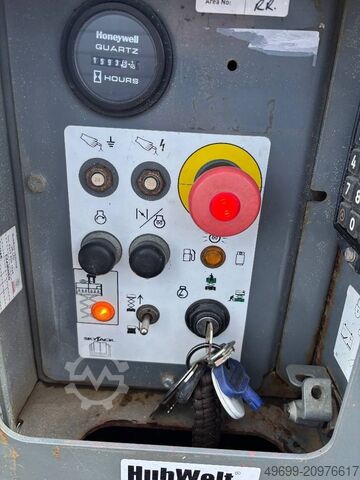 Scissor lift SkyJack SJ6832RT - 11,70m Diesel Scherenarbeitsbühne