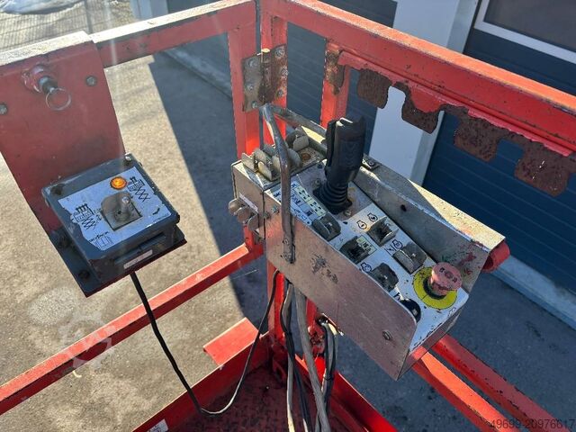 Scissor lift SkyJack SJ6832RT - 11,70m Diesel Scherenarbeitsbühne