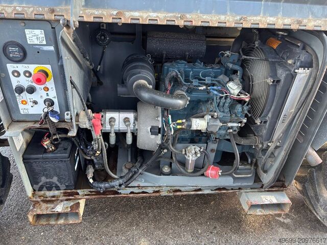 Scissor lift SkyJack SJ6832RT - 11,70m Diesel Scherenarbeitsbühne