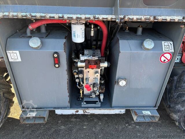 Scissor lift SkyJack SJ6832RT - 11,70m Diesel Scherenarbeitsbühne