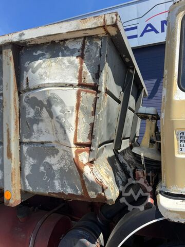 Kipper Renault G260 **BENNE-TIPPER**