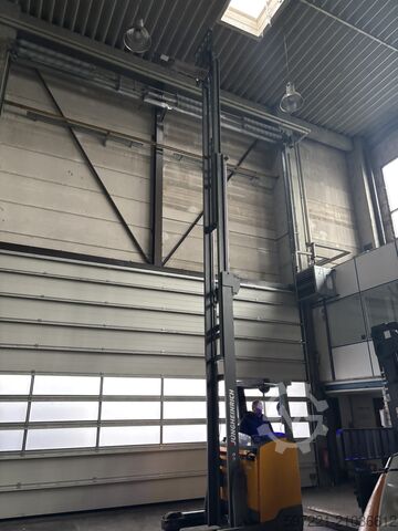 Schubmaststapler Jungheinrich ETV 216 Lithium