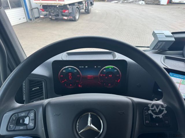 Box truck MERCEDES-BENZ 1824 L Koffer 7.2 Seitentür  LBW 2t Kamera