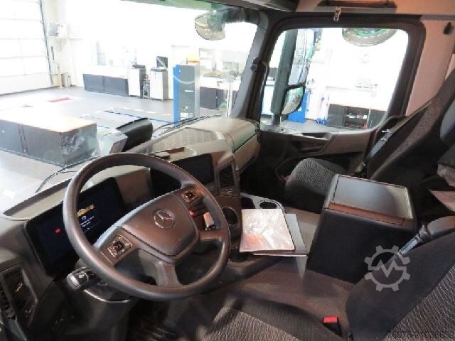 Box truck MERCEDES-BENZ 1824 L Koffer 7.2 Seitentür  LBW 2t Kamera