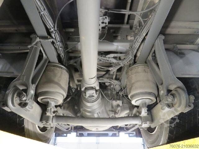 Box truck MERCEDES-BENZ 1824 L Koffer 7.2 Seitentür  LBW 2t Kamera