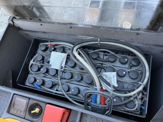 Deichselstapler Jungheinrich EJC216