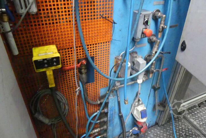 Press line with MANZONI eccentric press MANZONI T6302MR/2/12/TE