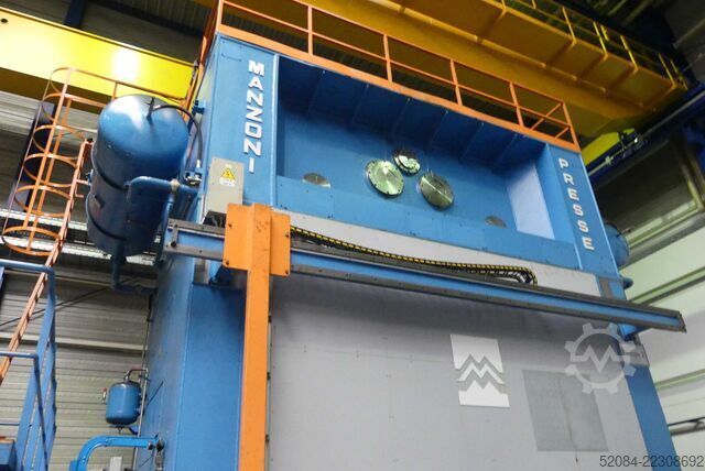 Press line with MANZONI eccentric press MANZONI T6302MR/2/12/TE
