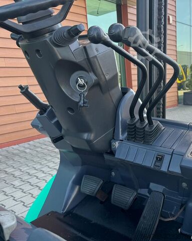 4-wheel forklift Mitsubishi FD35NT /Diesel/Only 6012 hours/New Price