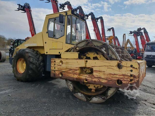 Einzelwalze Bomag BW 225 D-3 / 2001 / nur 3.824h! / Variocontrol